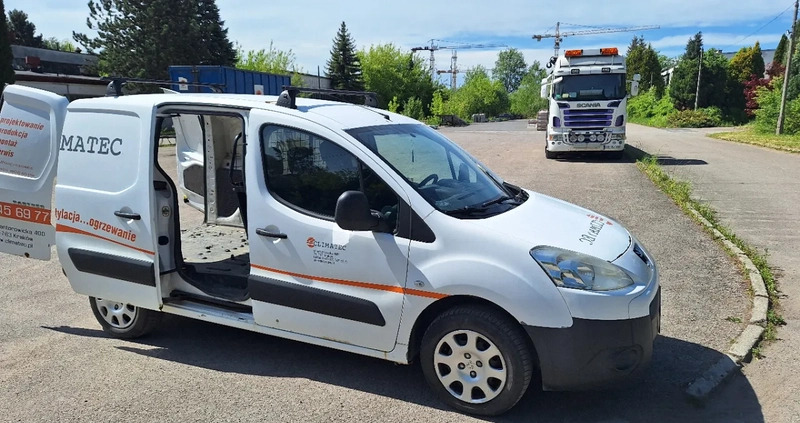 Peugeot Partner cena 9900 przebieg: 435000, rok produkcji 2011 z Kraków małe 16